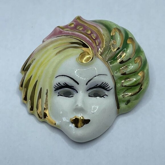 Ceramic mask brooch  - Picture 2 of 9